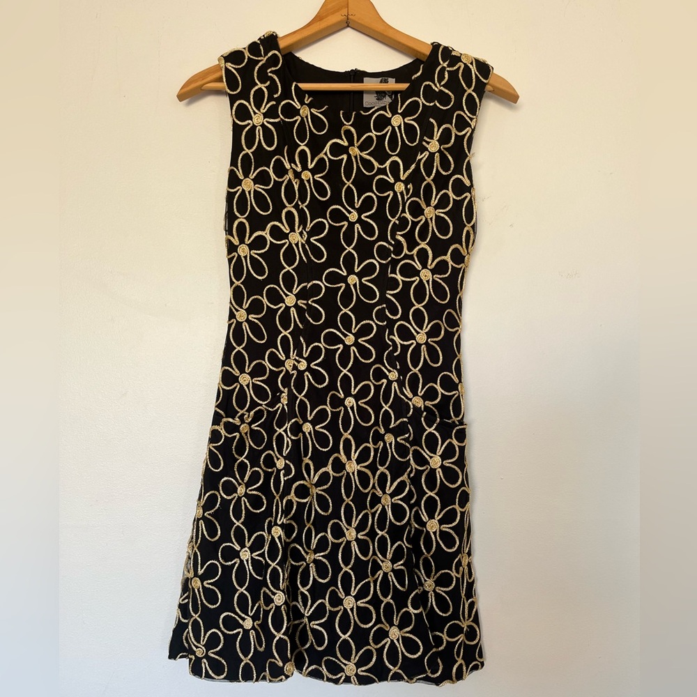Holiday dress gold and black with pockets